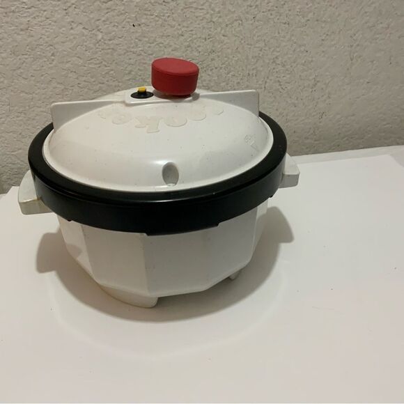 Nordic Ware · Tender Cooker 2.5 qt - Picture 4 of 7